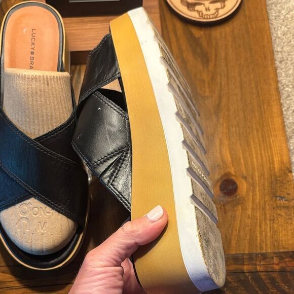 Lucky Brand 🍀 Black Leather and Cream Platform Sandals - Picture 9 of 12